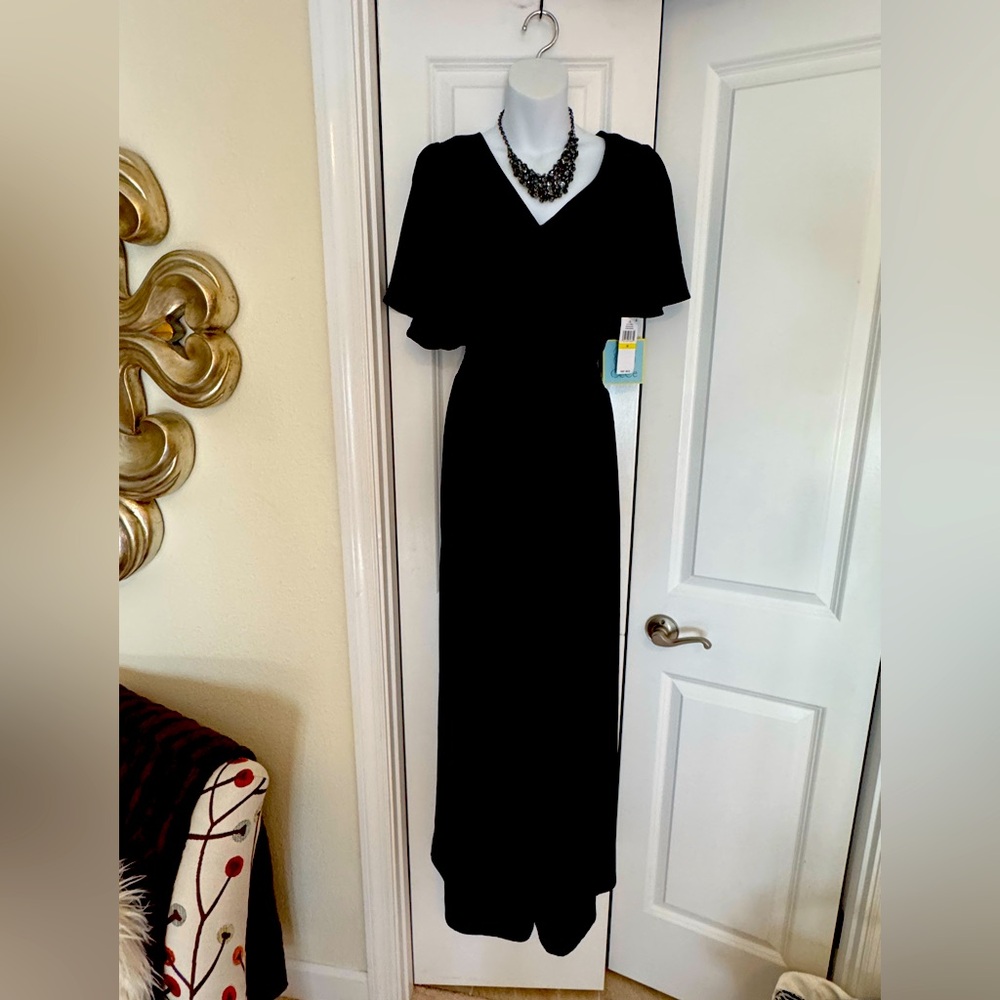 Beautiful flutter sleeve by CeCe size M